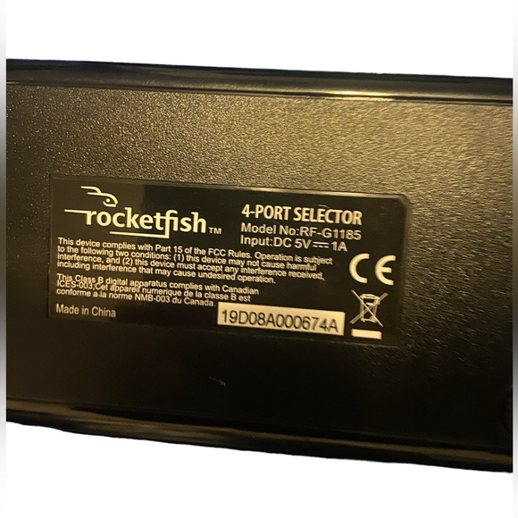 Rocketfish RF-G1185 4-Port HDMI Selector - Picture 4 of 6